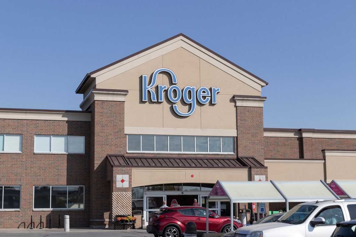 As economic uncertainty looms, Kroger Co (NYSE: KR) is emerging as a potential haven for investors. 
The grocery giant, known for its strong consumer staples portfolio, offers a solid dividend yield of 2.34%, positioning it well to deliver stable returns during tough economic times. 
Notably, billionaires such as Warren Buffett, alongside hedge funds like Bridgewater Associates and Two Sigma Investments, are betting on Kroger, signaling confidence in the stock.
Why Warren Buffett holds Kroger stock
Kroger’s appeal as a recession-resistant stock is underscored by the fact that it’s part of Warren Buffett’s portfolio. 
Buffett likely values Kroger for its focus on high-income consumers, a demographic typically more resilient during economic downturns. 
Unlike shoppers who might drive long distances for Costco discounts, Kroger’s customers often prioritize convenience and a premium shopping experience, making them less price-sensitive in tough times.
While Kroger was late to the eCommerce game, its recent investments in this area are paying off, driving sales growth. 
Wall Street analysts rate KR stock as “overweight,” signaling optimism for future performance.
Kroger’s Q2 earnings 
Despite facing regulatory hurdles in its proposed $24.5 billion acquisition of Albertsons, Kroger remains committed to the merger, which CEO Rodney McMullen believes will lower prices, secure jobs, and increase access to fresh, affordable food.
In its second-quarter earnings report, Kroger posted $33.91 billion in sales, slightly below the forecasted $34.08 billion. 
However, it exceeded earnings expectations, reporting adjusted earnings of 93 cents per share compared to the 91-cent consensus estimate.
Kroger stock: a value play
Kroger’s stock is not only attractive for its stable returns but also for its relative affordability. 
With a price-to-earnings (P/E) ratio of 18.64, Kroger is cheaper compared to Walmart’s P/E of 41.21 and Costco’s 56.25, making it an appealing option for value-focused investors.
While Kroger may not generate overnight wealth, it remains a strong, profitable brand with ample cash reserves, offering investors a solid opportunity for stable returns in an uncertain economy.
The post <a href="https://invezz.com/news/2024/09/12/billionaires-including-warren-buffett-invest-in-kroger-stock-should-you-follow-suit/">Billionaires, including Warren Buffett, invest in Kroger stock: should you follow suit?</a> appeared first on <a href="https://invezz.com/">Invezz</a> Billionaires, including Warren Buffett, invest in Kroger stock: should you follow suit?