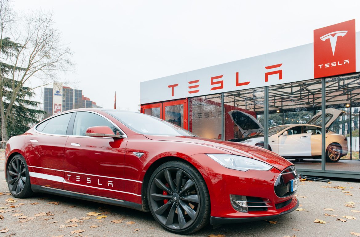 Tesla’s stock surged over 6% in early trading on Friday, propelling the electric vehicle company to a milestone market capitalization of over $1 trillion for the first time.
The company’s shares have jumped by about 27% this week, following President-elect Donald Trump’s victory in the US presidential election. 
Investor optimism has grown, with many speculating that Trump’s return to the White House could benefit Tesla. 
Elon Musk, Tesla’s CEO, has been a vocal supporter of Trump, contributing over $130 million to his pro-Trump campaign efforts.
As of Tuesday’s market close, Tesla’s market value stood at $807.1 billion. 
Before this week’s surge, the company’s stock was up just 1% for the year. With the recent rally, Tesla’s year-to-date growth now sits at around 26%.
Meanwhile, US stocks were mostly near record highs on Friday, although the Nasdaq lagged as the initial post-election optimism began to fade. 
China’s latest stimulus package also fell short of expectations.
The S&P 500 rose by 0.3%, while the Nasdaq Composite dropped slightly, and the Dow Jones Industrial Average gained 0.6%.
Despite the waning excitement from the “Trump trade,” which initially boosted stocks, Wall Street continues to show resilience. Investors are now more cautious, questioning whether Trump will be able to push through his ambitious policy proposals. 
The dollar and Treasury yields, for example, have receded from their post-election highs.
Concerns over China’s new $1.4 trillion fiscal stimulus plan, which aims to refinance local government debt, have also weighed on investor sentiment. 
Many remain skeptical that it will effectively address the country’s economic challenges, putting pressure on oil prices, the yuan, and domestic stocks.
Despite these headwinds, major U.S. stock indexes are still poised for solid weekly gains, buoyed by a strong performance on Thursday after the Federal Reserve’s anticipated interest rate cut. 
The S&P 500 is edging closer to the 6,000 mark for the first time in its history.
The post <a href="https://invezz.com/news/2024/11/08/tesla-hits-1-trillion-market-cap-for-the-first-time/">Tesla surpasses $1 trillion market cap as stock soars following Trump’s election victory</a> appeared first on <a href="https://invezz.com/">Invezz</a> Tesla surpasses $1 trillion market cap as stock soars following Trump’s election victory