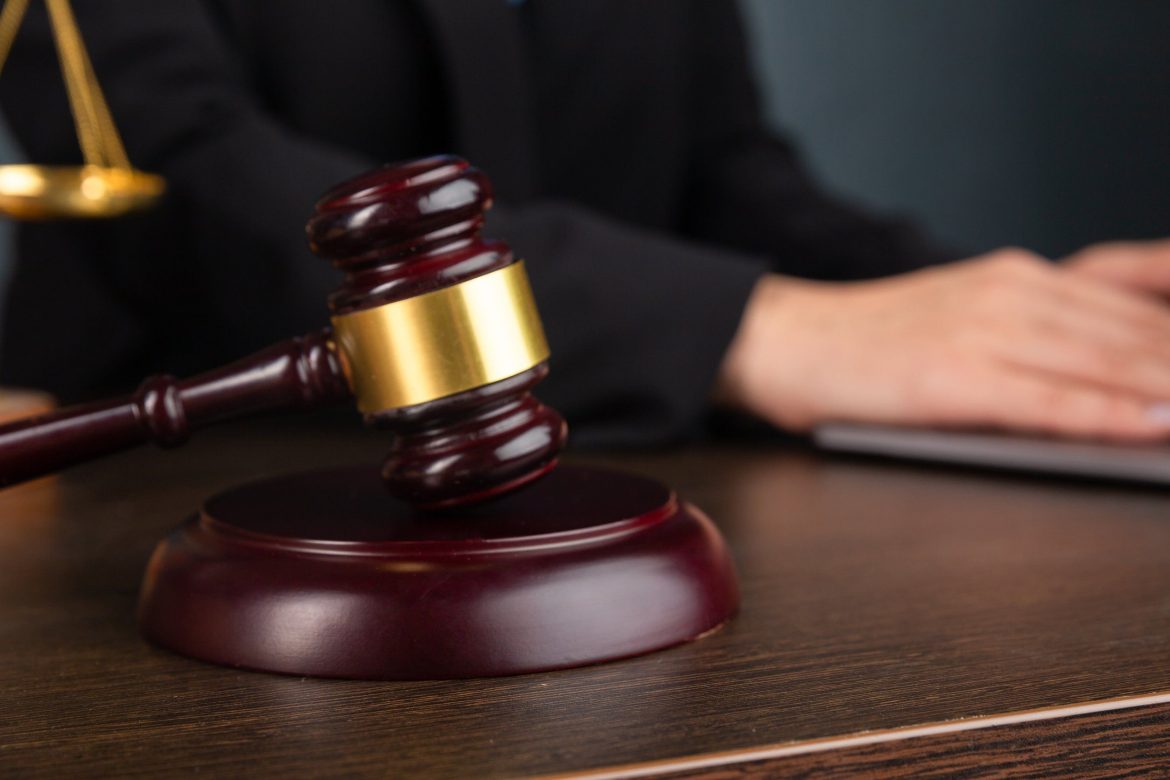 Yvette Wang, the former chief of staff to embattled Chinese businessman Guo Wengui, was sentenced to 10 years in prison by a Manhattan federal court.
Her sentencing is tied to her involvement in a sprawling $1 billion fraud scheme that deceived hundreds of thousands globally.
The case, which unfolded over five years, highlights how sophisticated financial misrepresentation, aided by Wang’s central role, resulted in massive losses for investors.
Wang, 45, pleaded guilty in May to conspiracy charges, admitting her complicity in wire fraud and money laundering. 
Prosecutors argued that her participation was critical to the operation’s success, with Judge Analisa Torres labelling her an “integral part of the conspiracy.”
Guo’s investment scams
The fraud was carried out using Guo’s media company, GTV Media Group Inc., and other affiliated organisations, including the Himalaya Exchange. 
Victims were lured with promises of lucrative returns on investments in stock and cryptocurrency.
The fraudulent scheme spanned from 2018 to 2023 and was bolstered by Guo’s social media presence, which targeted his international followers with misleading claims.
The funds, obtained under false pretences, were used to support an opulent lifestyle, including luxury properties and extravagant purchases. 
Wang’s role was instrumental, facilitating transactions and ensuring the smooth operation of Guo’s elaborate network.
The scheme came to light in March 2023 when FBI agents discovered $130,000 in cash at Wang’s Manhattan apartment. 
This discovery, coupled with evidence of fraudulent financial activities, cemented her role in the conspiracy.
Guo’s controversial rise and legal battles
Guo, once ranked among the richest people in China, fled the country in 2014 amidst President Xi Jinping’s anti-corruption campaign. 
He sought refuge in the US, claiming that the Chinese government’s allegations of rape, bribery, and other crimes were politically motivated attempts to silence him.
While in the US, Guo positioned himself as a vocal critic of the Chinese Communist Party, leveraging his newfound alliances with influential figures, including Steve Bannon. 
However, his public persona as a whistleblower and dissident contrasted sharply with the accusations that he orchestrated a billion-dollar fraud scheme.
In July 2024, Guo was convicted on multiple charges. 
His trial shed light on the extent of the deception, detailing how victims were systematically targeted and defrauded. Guo now awaits sentencing, with the potential for a lengthy prison term.
Legal implications and Wang’s sentencing
Wang’s sentence underscores the US judicial system’s commitment to addressing financial crimes with global ramifications. Without her guilty plea, which outlined her active involvement in the conspiracy, she could have faced life imprisonment.
The case highlights broader concerns about how high-profile fugitives exploit legal systems and public platforms to manipulate financial transactions. It also serves as a stark reminder of the importance of due diligence for investors when approached with seemingly lucrative opportunities.
Wang’s sentencing marks a significant step in closing the chapter on one of the most elaborate fraud schemes in recent years, though its broader impact on financial regulations and cross-border crime remains a subject of ongoing scrutiny.
The post <a href="https://invezz.com/news/2025/01/07/chinese-tycoons-1b-fraud-why-was-his-chief-of-staff-sentenced-to-10-years/">Chinese tycoon’s $1B fraud: why was his chief of staff sentenced to 10 years?</a> appeared first on <a href="https://invezz.com/">Invezz</a> Chinese tycoon’s $1B fraud: why was his chief of staff sentenced to 10 years?