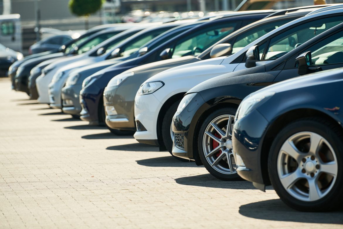 The US auto market roared back to life in 2024, with new-car sales reaching their highest level since 2019, fueled by a combination of replenished inventories and enticing incentives. 
Analysts estimate that sales will surpass 15.8 million vehicles, marking a significant rebound from the pandemic lows. 
This strong performance saw General Motors defend its title as the top seller in the US market, showcasing the resilience of the American consumer.
Strong sales fueled by discounts and inventories
“It’s been a volatile year for the new-vehicle market, but it is expected to finish on a high note,” Charlie Chesbrough, senior economist at Cox Automotive, told Reuters. 
The strong sales were supported by what GM Chief Financial Officer Paul Jacobson called a “remarkably” resilient consumer. 
GM’s sales are estimated to be near 2.7 million for the year, according to Cox analysts. 
Automakers are set to report their final sales figures throughout Friday, which will confirm the overall trends.
Mixed results for automakers
While most major automakers experienced a positive year, Stellantis, the maker of Jeep and Ram vehicles, and electric vehicle giant Tesla did not achieve year-over-year sales gains like their competitors. 
Stellantis faced a challenging year, with sales of its popular Ram, Jeep, and Dodge brands all declining. 
The French-Italian automaker also grappled with the fallout from an aggressive pricing strategy, which ultimately led to the abrupt departure of former CEO Carlos Tavares. 
Tesla, on the other hand, experienced slowing sales due to its aging lineup and increased competition in China, a crucial market for the company led by Elon Musk.
Electric vehicle sales gain momentum
US sales of electric vehicles (EVs) are expected to approach 1.3 million, accounting for roughly 8% of all new vehicles purchased in 2024, according to Cox. 
This marks a slight increase from 2023, when US drivers bought 1.2 million EVs, which comprised 7.6% of all sales. 
The fourth quarter may have seen a surge in EV purchases as buyers scrambled to take advantage of EV tax credits, which could potentially disappear under Republican President-elect Donald Trump. 
The policies of the incoming Trump administration are likely to impact auto sales in 2025 and beyond, particularly if the incoming president acts on plans to roll back Democratic President Joe Biden’s EV policies, as well as increase tariffs on imports from Mexico and Canada.
Incentives ease sticker shock
Shoppers also benefited from increased vehicle discounts this winter, according to J.D. Power. 
The average incentive spend per vehicle is expected to have grown 30.7% from December 2023 to December 2024, reaching $3,442. Analysts expect this positive momentum to continue into the new year. 
“As the positive trends of 2024 continue into 2025, improved overall inventory and greater availability of affordable vehicles are expected to sustain sales momentum,” said Thomas King, president of the data and analytics division at J.D. Power, in a statement. 
Cox analysts forecast new-vehicle sales to grow approximately 3% in 2025, indicating a continued, if more moderate, period of growth.
The post <a href="https://invezz.com/news/2025/01/03/us-auto-sales-accelerate-to-five-year-high-as-consumers-embrace-incentives/">US auto sales accelerate to five-year high as consumers embrace incentives</a> appeared first on <a href="https://invezz.com/">Invezz</a> US auto sales accelerate to five-year high as consumers embrace incentives