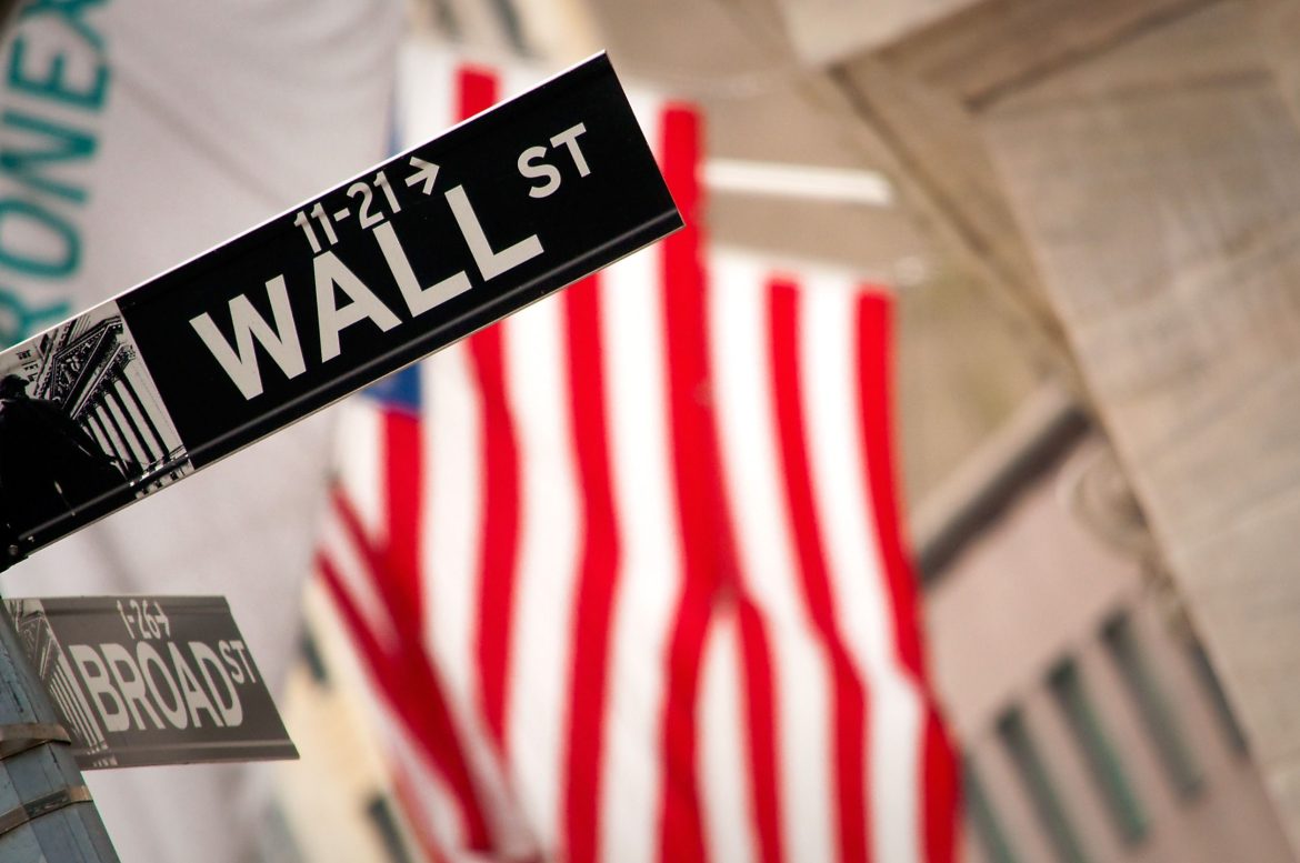 US stocks plunged on Friday following a stronger-than-expected jobs report, tempering Wall Street’s hopes for additional interest rate cuts by the Federal Reserve in the near term.
The Dow Jones Industrial Average sank by 592 points, or 1.4%, while the S&P 500 and Nasdaq Composite both dropped 1.3%. 
These declines pushed the major indices into negative territory for 2025, underscoring the market’s sensitivity to economic data.
The December employment report revealed US payrolls surged by 256,000, significantly exceeding economists’ forecasts of 155,000. 
Meanwhile, the unemployment rate edged down to 4.1%, contrary to expectations of holding steady at 4.2%. 
The 10-year Treasury yield soared to its highest level since late 2023 following the report, reflecting heightened investor caution.
The robust data shifted expectations regarding Federal Reserve policy. 
According to the CME FedWatch Tool, traders now assign a 97% probability that the central bank will maintain its current rate stance at its January meeting. 
The odds of a rate cut in March have also diminished, dropping to 25% from 41% just a day earlier.
Adding to market concerns, the University of Michigan’s consumer sentiment index painted a mixed picture. 
The January reading came in at 73.2, falling short of the forecasted 74. 
Notably, inflation expectations rose, with the one-year outlook climbing to 3.3% from 2.8%, while five-year projections hit their highest levels since mid-2008.
Growth-oriented stocks bore the brunt of the sell-off, particularly in the technology sector. 
Nvidia slid 2.5%, AMD dropped 5.2%, and Broadcom declined 2.1%. 
Palantir also lost over 1%. Small-cap stocks, which are sensitive to rising borrowing costs, mirrored the broader downturn as the Russell 2000 index shed more than 2%.
All three major indices are poised for weekly losses. 
The S&P 500 is down 1.8%, the Nasdaq Composite has fallen 2.4%, and the Dow Jones is on track for a 1.6% decline for the week.
As the market adjusts to shifting economic conditions, the focus remains on the Federal Reserve’s policy trajectory and its implications for future growth and market stability.
Walgreens shares soar 28% after impressive earnings report
Walgreens Boots Alliance shares jumped nearly 28% on Friday after the company reported fiscal first-quarter earnings and revenue that exceeded analysts’ expectations.
Despite the strong performance, Walgreens posted a net loss of $265 million, or 31 cents per share, compared to a loss of $67 million, or 8 cents per share, in the same period last year. 
The increased losses are attributed to the company’s ongoing efforts to cut costs and close underperforming stores as part of its multiyear restructuring plan.
In other market news, Delta Air Lines shares climbed 9% following better-than-expected fourth-quarter results. 
The airline reported adjusted earnings of $1.85 per share on $14.44 billion in revenue, surpassing forecasts of $1.75 per share and $14.18 billion in revenue. 
Delta also issued robust guidance for the coming year.
Meanwhile, Constellation Energy saw its stock surge 24% after announcing a $26.6 billion acquisition of Calpine, a geothermal and natural gas company. 
The company also raised its full-year adjusted earnings outlook above analyst estimates.
On the downside, insurers exposed to California’s wildfire devastation took a hit. 
Shares of Allstate and Chubb dropped 7.8% and 4.9%, respectively, while AIG and Travelers also faced declines due to rising insured losses.
The post <a href="https://invezz.com/news/2025/01/10/us-stocks-on-friday-10-jan-wall-street-tumbles-as-robust-jobs-report-fuels-rate-hike-concerns/">US stocks on Friday, 10 Jan: Wall Street tumbles as robust jobs report fuels rate hike concerns</a> appeared first on <a href="https://invezz.com/">Invezz</a> US stocks on Friday, 10 Jan: Wall Street tumbles as robust jobs report fuels rate hike concerns