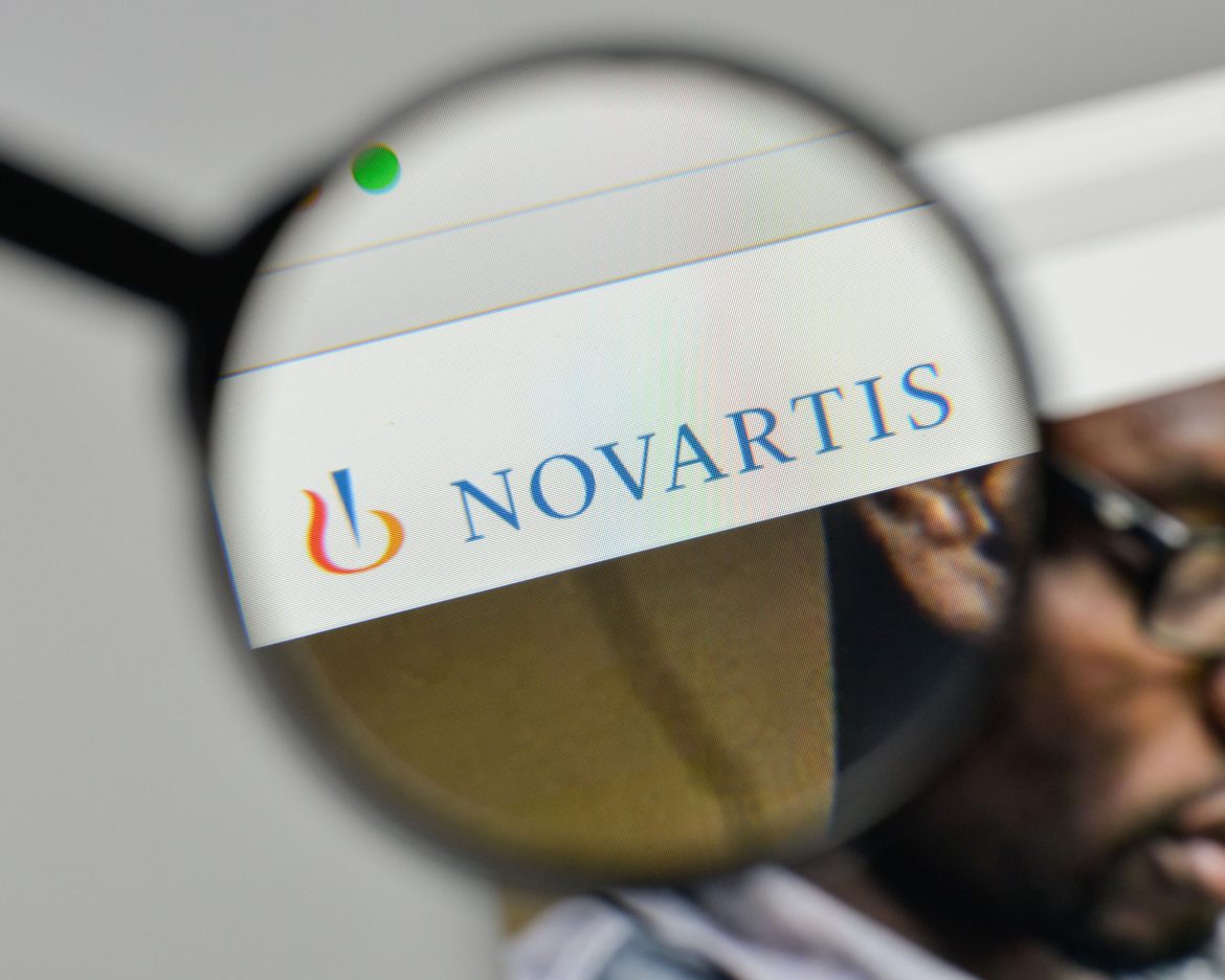 Novartis AG (SWX: NOVN) has the cash to opt for a large deal in pursuit of accelerated growth – but it’s just not interested in one, according to its chief executive Vasant Narasimhan.
That’s because the bigger deals have historically not paid off in the pharmaceutical sector. 
“They significantly disrupt R&D; synergies don’t materialize,” <a href="https://www.cnbc.com/video/2025/01/31/novartis-considering-further-acquisitions-to-drive-growth-ceo.html">he said in a CNBC interview today</a>.
But that doesn’t mean the Swiss giant will avoid smaller, bolt-on acquisitions.
CEO Narasimhan’s remarks arrive shortly after the pharma company <a href="https://www.reuters.com/business/healthcare-pharmaceuticals/novartis-beats-consensus-q4-earnings-2025-01-31/">reported better-than-expected sales</a> for its fiscal fourth quarter. 
Its shares gained as much as 3% on Friday.
Novartis on the lookout for new bolt-on acquisitions
Novartis has made more than 30 tuck-in acquisitions over the past two years – but it remains open to more in 2025.  
That’s because bolt-on acquisitions bring new technologies and more talent into the company. “The only way we’ll discover the next breakthrough is having great people,” the chief executive added.
He touted the uptick in the company’s free cash flow, valuation, and growth rates following the recent spin-offs, adding “We have proved the strategy is working.”
Instead of spending more on acquisitions, Novartis will use the free cash flow to grow its dividend and buyback stock to create more value for its shareholders, according to CEO Narasimhan.
Novartis stock currently pays a dividend yield of 3.40%.
Novartis is interested in next-gen therapies
In terms of bolt-on acquisitions, Novartis will particularly go “aggressively” after a deal that adds next-generation therapies (radioligen, cell/gene, RNA) to its portfolio.
Other areas of interest for the company include cardiovascular diseases, oncology, immunology, and neuroscience.
Novartis currently attributes about 40% to external sales – but “I’m comfortable if that goes to 50%,” according to CEO Vasant Narasimhan.  
He attributed lackluster stock performance in recent years to an “overshift into AI.” But the company is moving in the right direction and the strength of its fundamentals will eventually start to reflect in the share price, the chief executive added.
Artificial intelligence and Novartis
Vasant Narasimhan agreed that artificial intelligence will likely have a significant influence on the healthcare industry, particularly in terms of accelerating drug discovery.
However, it’s important to keep AI in perspective, he argued.
<blockquote>
In general, we’re at 10 out of 1,000 projects that we take and research ultimately gets through to registration. If we could get that to 20, that would be amazing. But it’s still 20 out of 1,000.
</blockquote>
For the current year, Novartis forecasts mid to high single-digit growth in its net sales and high single to low double-digit growth in its core operating income.
Note that Novartis stock is currently up only 6.0% versus its price in early 2020. Late last year, Novartis said it was <a href="https://invezz.com/news/2024/09/18/how-novartis-plans-to-thrive-without-competing-directly-with-eli-lilly/">not interested in joining the weight-loss drugs race</a>.
The post <a href="https://invezz.com/news/2025/01/31/novartis-has-cash-for-a-big-pharma-deal-but-heres-why-its-not-buying/">Novartis has cash for a big pharma deal—but here’s why it’s not buying</a> appeared first on <a href="https://invezz.com/">Invezz</a> Novartis has cash for a big pharma deal—but here’s why it’s not buying