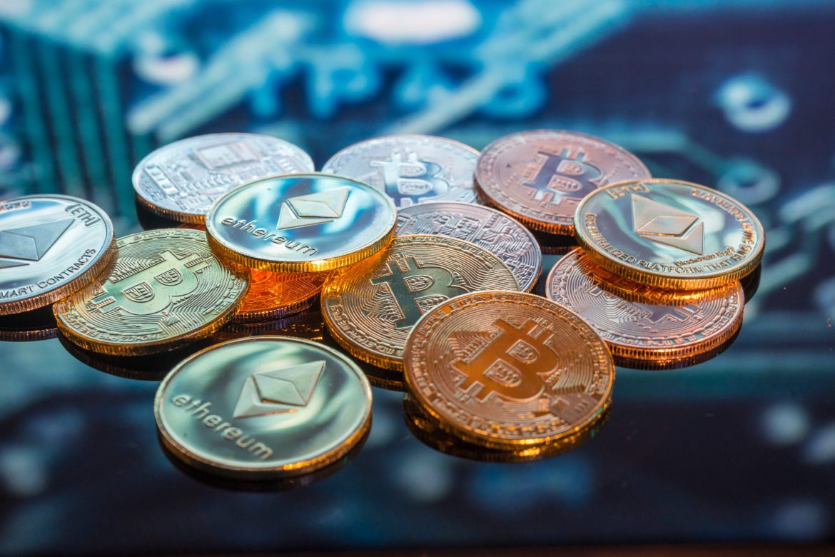 The iShares Silver Trust (SLV), the largest silver-affiliated ETF, has been in the green for 6 out of the past 9 weeks. On Monday, it held steady above the crucial support zone of $28.00 to trade at $28.91 as at the time of writing.Heightened safe haven demand, coupled with the positive outlook for the metal’s industrial use,  are silver’s key bullish drivers. Indeed, these factors are behind the 40% surge recorded over a period of one year. Even so, concerns over US economic slowdown are curbing its gains. Safe haven demand yields 40% silver price increase YoYPrecious metals are a conventional safe haven in times of economic and geopolitical uncertainties. In recent weeks, investors have been particularly alarmed by <a href="https://invezz.com/news/2025/02/24/president-trump-confirms-tariffs-on-canada-and-mexico-will-proceed/">Trump’s tariff proposals</a> and foreign policy. Last week, the US President threatened to impose an additional 10% tariff on Chinese products. In response, China is considering some relevant countermeasures that target an array of US exports including agricultural products. Notably, concerns over an escalation of the trade war between the top two economies has heightened the demand for safe haven assets including precious metals such as gold and silver. It is one of the key bullish factors that have seen SLV silver ETF record weekly gains in 6 out of the past 9 weeks. Similarly, the price has surged by about 40% since a similar period in 2024.     Industrial usage set to offer steady support to silver priceIn addition to its status as a precious metal, silver is also an industrial metal. In fact, its price movements are largely influenced by the dynamics in the industrial space. Despite concerns over slow economic growth in the US, investors are optimistic over the metal’s industrial demand. According to the latest <a href="https://invezz.com/news/2025/03/03/chinas-manufacturing-pmi-jumps-to-50-8-in-february-as-factories-ramp-up-after-lunar-new-year/">Caixin manufacturing PMI</a> figures, China’s manufacturing activity expanded at its fastest rate in three months. The presented figure of 50.8 exceeded analysts’ forecast of 50.4 as well as the prior month’s 50.1. The return of workers after the Lunar Year holiday celebrations has contributed to the increased activity in China’s factories. Besides, US importers appear to front-run the enacted tariffs as they anticipate even higher duties. What’s more, the heightened demand for electric vehicles (EVs) is a key bullish driver of silver price. According to Rho Motion, global sales of EVs is set to increase by at least 17% in 2025. With a typical 100kWh EV battery requiring about 1kg of silver, SLV silver ETF has the potential to hold steady above the crucial support zone of $27.35. Concerns over slowing US economic growth curbs SLV silver ETF gainsWhile silver price continues to find support in its increased safe haven and industrial demand, concerns over the US economic slowdown have been curbing its gains. To start with, investors fear that Trump’s trade policies will be inflationary. These concerns, coupled with <a href="https://invezz.com/news/2024/06/25/cb-consumer-index-shows-us-confidence-is-waning-signals-a-us-recession-again/">lower consumer confidence</a>, has pushed the benchmark 10-year Treasury yields to a fresh three-month low at 4.19%. Yields usually move inversely to bond prices. As such, the observed trend points to an increase in the demand for US government bonds.  While lower Treasury yields have led to the easing of the US dollar, making silver less expensive for buyers with foreign currencies, investors are focused on the probable economic slowdown.In the ensuing sessions, crucial economic indicators including US job data and Fed Chair’s speech on Friday will be influential.  SLV ETF stock analysisThe daily chart shows that the SLV ETF stock peaked at $31.80 in November last year. It has moved to the 50-day and 25-day Exponential Moving Averages (EMA). Most notably, silver has formed a head and shoulders chart pattern. It has now moved slightly below the right shoulders part.Therefore, the stock will likely have a bearish breakdown in the coming months, with the next point to watch being the neckline at $27. A drop below the neckline will point to more downside, with the next point to watch being at $26.2, the lowest swing in December.The post <a href="https://invezz.com/news/2025/03/03/slv-silver-etf-rises-but-a-head-and-shoulders-point-to-a-crash/">SLV silver ETF rises, but a head and shoulders point to a crash</a> appeared first on <a href="https://invezz.com/">Invezz</a> SLV silver ETF rises, but a head and shoulders point to a crash