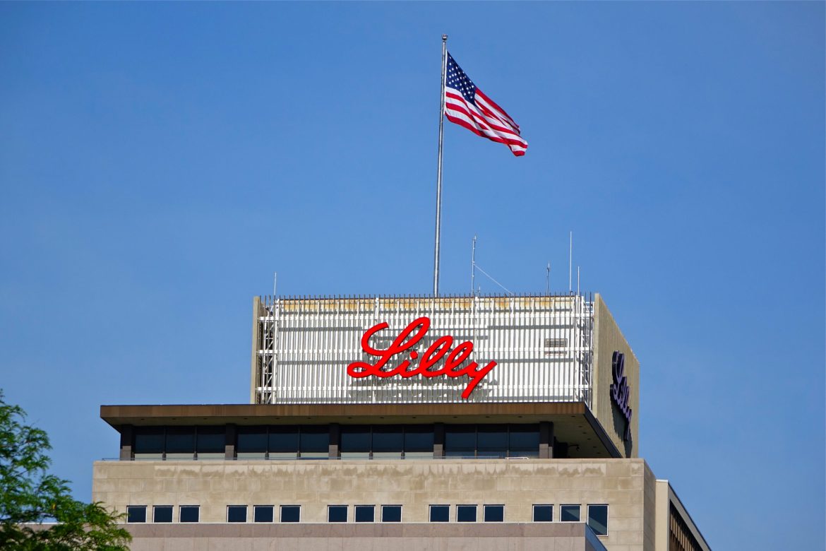 Eli Lilly’s experimental obesity pill, orforglipron, met its main goals in a closely watched late-stage trial, boosting the company’s standing in the fast-growing market for weight loss and diabetes treatments. The results, announced Thursday, show the pill could offer a compelling, needle-free alternative to popular injections, potentially reshaping how millions of people manage chronic conditions.Shares of Eli Lilly rose as much as 11% in premarket trading on Thursday as investors welcomed the results, which put the company a step ahead of rivals such as Novo Nordisk in developing an oral version of the lucrative GLP-1 class of drugs.The US pharmaceutical giant reported that orforglipron helped patients with Type 2 diabetes achieve both weight loss and improved blood sugar control. The trial, one of seven late-stage studies underway, also found the pill’s side effect profile to be largely manageable and in line with what is observed in injectable drugs already on the market.A promising alternative to injectionsAt its highest dose, orforglipron led to an average weight loss of 7.9% — roughly 16 pounds — over 40 weeks. Notably, patients had not plateaued in their weight loss by the end of the study, suggesting that longer treatment may yield further results.This development is significant for patients seeking a more convenient alternative to injectables like Wegovy and Ozempic. Pills are easier to manufacture and distribute at scale, which could help alleviate the persistent supply shortages that have plagued the market for injectable GLP-1 drugs.CEO David Ricks emphasized the potential impact in a company statement: <blockquote>We are pleased to see that our latest incretin medicine meets our expectations for safety and tolerability, glucose control, and weight loss. We look forward to additional data readouts later this year.”</blockquote>Safety is in line with expectationsSide effects were mostly mild to moderate, with gastrointestinal symptoms such as nausea, vomiting, and diarrhea reported. Around 8% of patients on the highest dose discontinued treatment due to side effects, which analysts say is within an acceptable range. In comparison, injectable versions of the drug class tend to have similar or slightly lower discontinuation rates, though they are administered weekly rather than daily.Analysts had expected discontinuation rates around 9%, indicating that the results came in close to forecast. TD Cowen and other investment firms had anticipated that side effects could be marginally worse with a daily oral pill.Mixed results on diabetes metricDespite positive signs, orforglipron fell short of some analyst expectations when it came to lowering hemoglobin A1c, a key diabetes marker. The pill reduced blood sugar levels by 1.3% to 1.6% across doses after 40 weeks, from a starting level of 8%. This compares with reductions as high as 2.1% seen in some patients using Novo Nordisk’s injection Ozempic.The result remains clinically meaningful, but the gap could influence prescribing patterns if physicians view injections as more effective for glucose control. Still, the pill’s ease of use may be enough to offset that in patients prioritizing convenience.Looking ahead to regulatory filingsEli Lilly plans to file for regulatory approval for orforglipron in obesity by the end of 2025, with a diabetes filing expected in 2026. The company is currently conducting five trials in diabetes and two in obesity, with more data expected later this year.The pill is not a peptide-based drug, meaning it is absorbed more easily by the body and doesn’t require food restrictions, unlike Novo Nordisk’s diabetes pill Rybelsus.This could make it more appealing to a broader patient population.Analysts forecast the GLP-1 market could exceed $150 billion annually by the early 2030s, with oral drugs accounting for up to $50 billion. Eli Lilly, already a leader with injectable drugs like Mounjaro, may solidify its dominance if orforglipron gains approval.With its lead over competitors including AstraZeneca, Roche, Structure Therapeutics, and Viking Therapeutics, Eli Lilly is positioning itself to be the first to offer a widely available oral GLP-1 therapy — and reshape the landscape of chronic disease management.The post <a href="https://invezz.com/news/2025/04/17/eli-lilly-stock-surges-11-on-obesity-pills-success-in-first-late-stage-trial/">Eli Lilly stock surges 11% on obesity pill’s success in first late-stage trial</a> appeared first on <a href="https://invezz.com/">Invezz</a> Eli Lilly stock surges 11% on obesity pill’s success in first late-stage trial