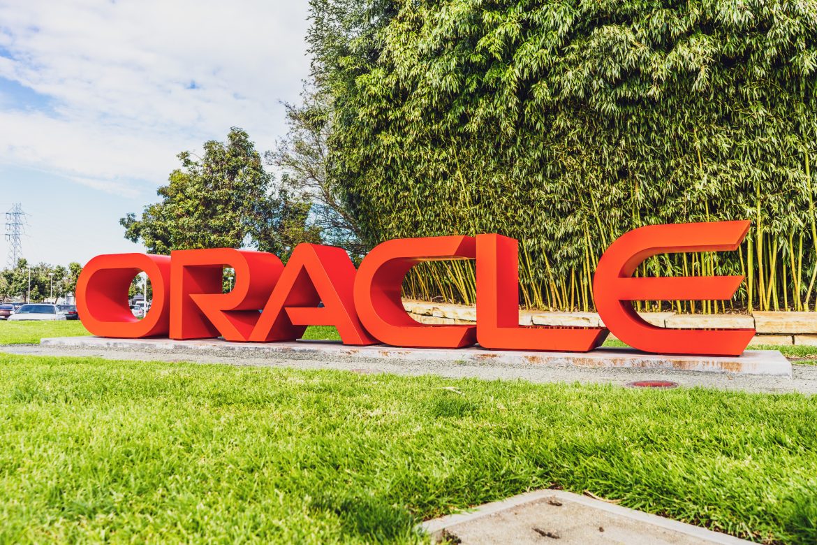 Why Oracle stock tanked over 6% on Friday